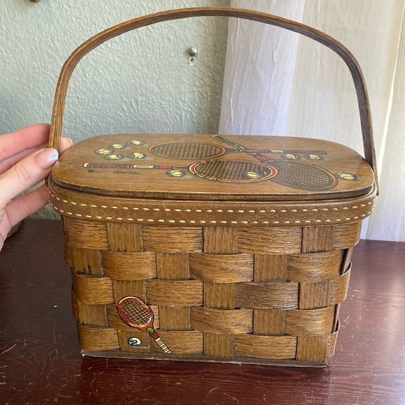 VTG Caro-Nan Wicker Basket Weave Box Purse Tennis Hand Painted Lid Handle Retro - Picture 2 of 14